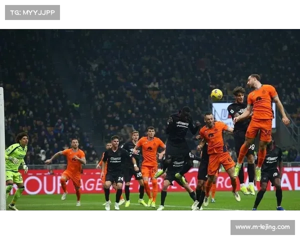 意大利足球甲级联赛萨勒尼塔纳迪亚禁区混战推射破门