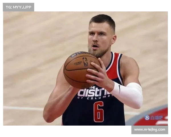 从波尔津吉斯模仿队友投篮看篮球运动中的动作要领与学习方法(nba的波尔津吉斯高清壁纸)